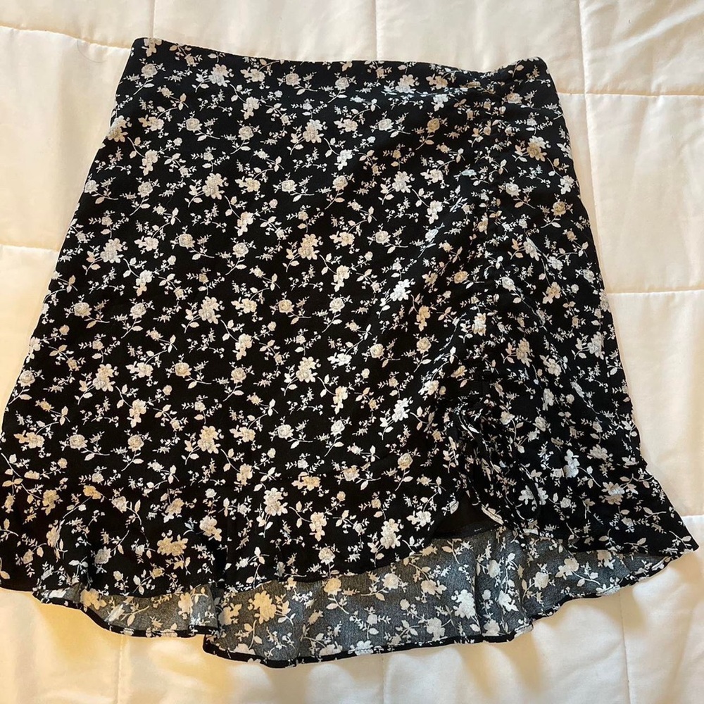 Floral mini skirt